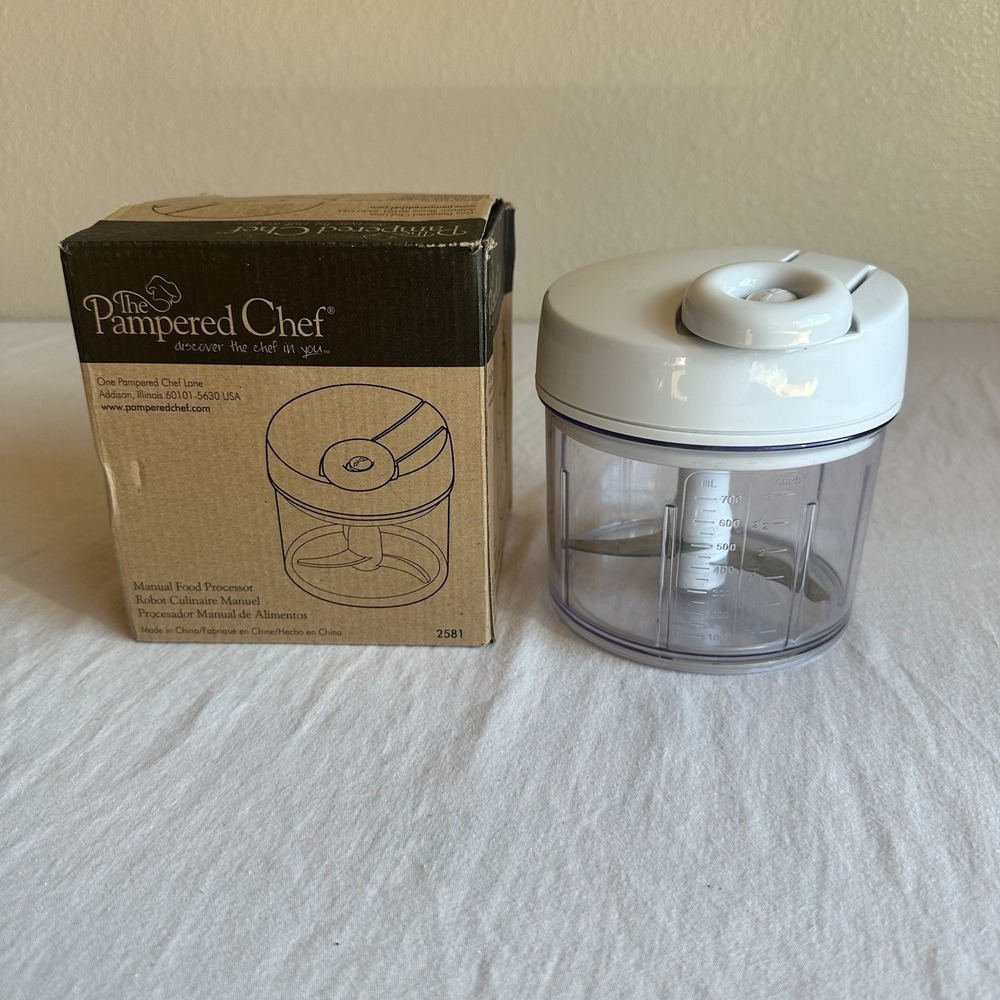 Pampered Chef Manual Food Processor #2581 In Original Box